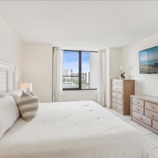 10-Camillo-3505 S Ocean Dr #604-10.jpg